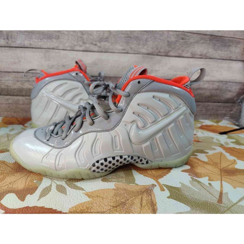 Nike Foamposite Pro Size 6.5Y Women's Basketball Shoes Size 8